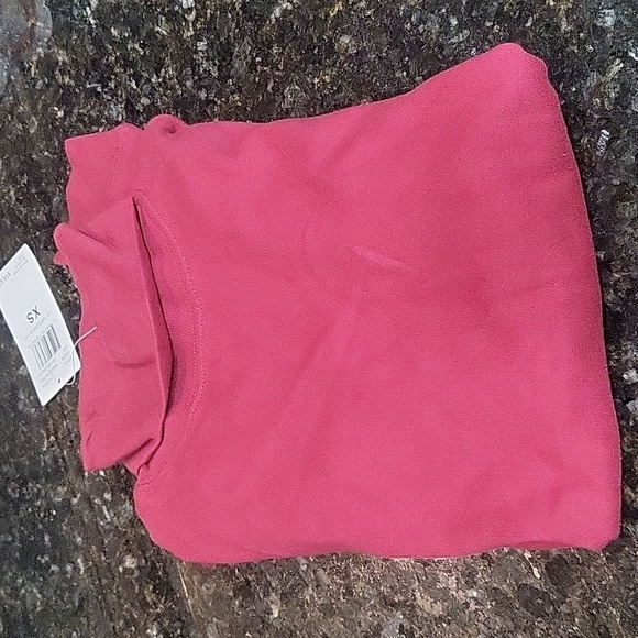NWT Dark Red Carolyn Taylor Turtleneck size XS - Picture 1 of 6